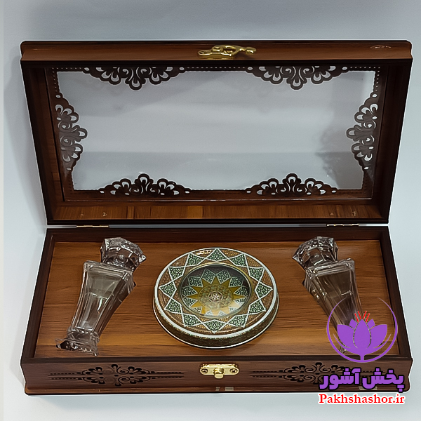ظروف بسته بندی زعفران – جعبه کادویی چوبی به همراه خاتم 5 گرم و 2 برلیان متوسط
